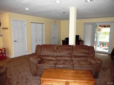 4506 Nile Dr, Whitehall, PA 18052 - photo 5