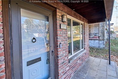 907 Valley Rd, Charleston, WV 25302 - photo 3