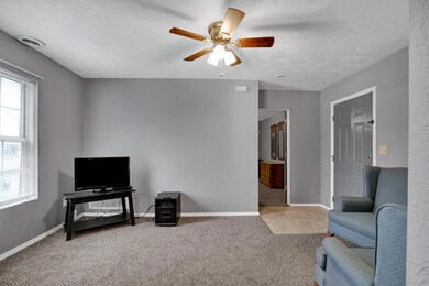RE_1314 W Walnut-10