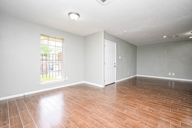 1702 Winter Bay Ln, Houston, TX 77088 - photo 5