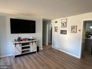 4942 Jackson Dr, Brookhaven, PA 19015 - photo 4