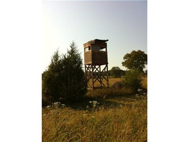 Deer stand overlooking Hell Creek bottom