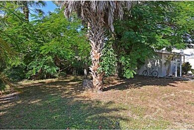 1060 8th St S, Naples, FL 34102 - photo 5