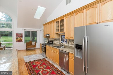 1111 Greenway Rd, Cockeysville, MD 21030 - photo 4