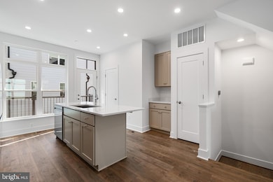 2113 Tysons Ridgeline Rd, Pimmit Hills, VA 22043 - photo 7