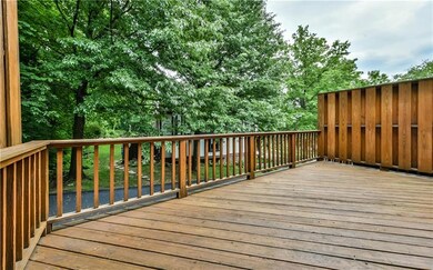 Lovely rear deck!
