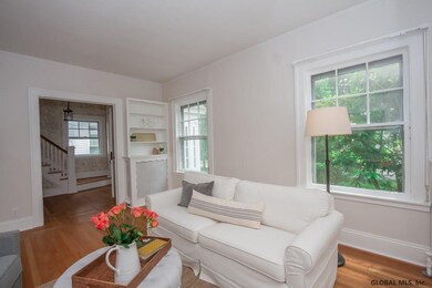 94 S Pine Ave, Albany, NY 12208 - photo 5