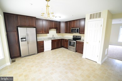 909 Mercer Dr, Hagerstown, MD 21742 - photo 7