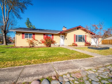 1011 Arroyo Dr, Central Point, OR 97502 - photo 2