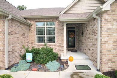 5626 Poplar Woods Ct, Columbus, IN 47203 - photo 2