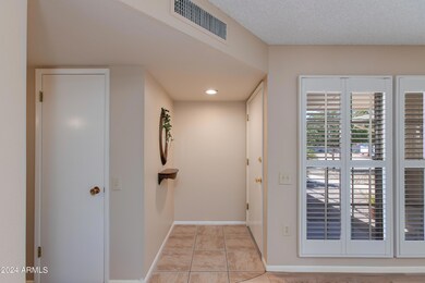 10822 W Santa fe Dr, Sun City, AZ 85351 - photo 4