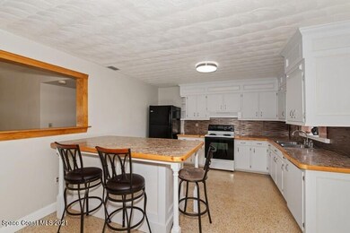 1459MelroseSt_Kitchen