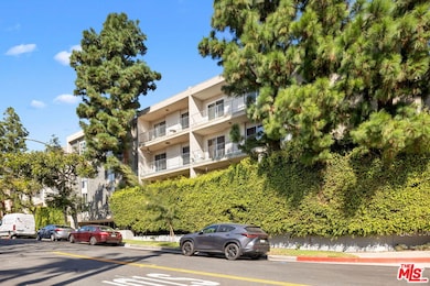 5625 Windsor Way unit 211, Culver City, CA 90230 - photo 2