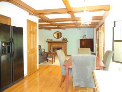 Kitchen to Dining Bay Window to Family R