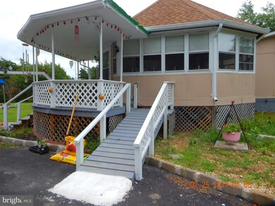 1219 Mitchem Ln, Hedgesville, WV 25427 - photo 4