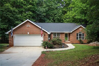 3122 Creekridge Dr, Asheboro, NC 27205 - photo 2