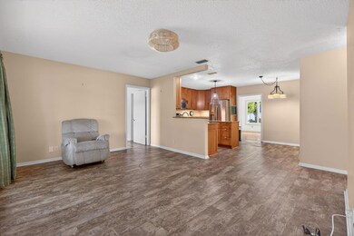 8675 SE Keathley Ct, Hobe Sound, FL 33455 - photo 5