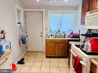 1125 Birch St, Reading, PA 19604 - photo 4