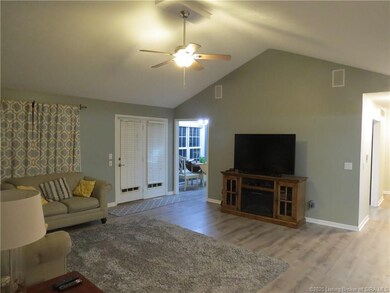 4000 Weber Ln, Floyds Knobs, IN 47119 - photo 7