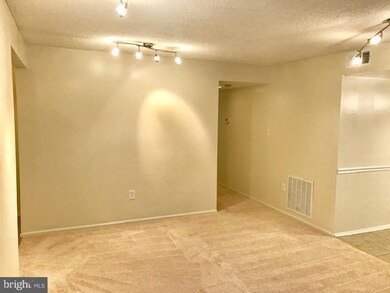 12227 Stevenson Ct unit 12227, Woodbridge, VA 22192 - photo 3