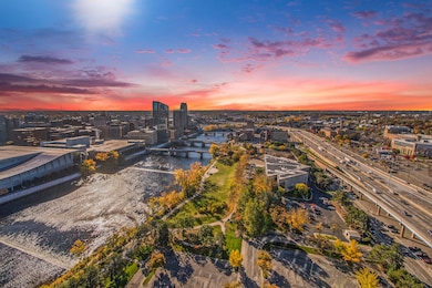 River House At Bridgewater Place Condominiums unit 1406, Grand Rapids, MI 49504 - photo 2