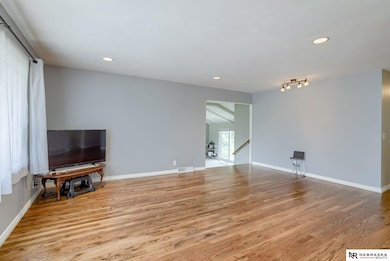 9947 Orchard Cir, Omaha, NE 68127 - photo 5