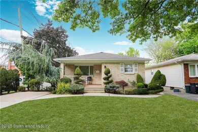 381 Burgher Ave, Staten Island, NY 10305 - photo 2