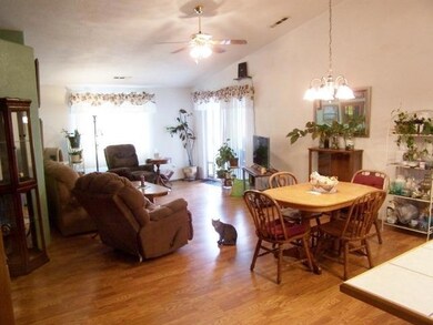 981 Beall Ln, Central Point, OR 97502 - photo 6