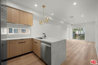 2001 Vista Del Mar St unit 4, Los Angeles, CA 90068 - photo 4