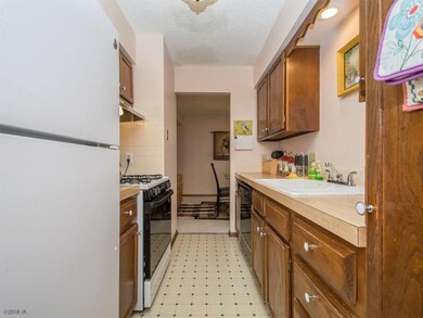 2843 SE 20th St, Des Moines, IA 50320 - photo 3