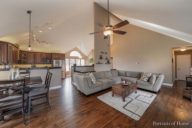 721 Young Ave unit 1, Batavia, IL 60510 - photo 7