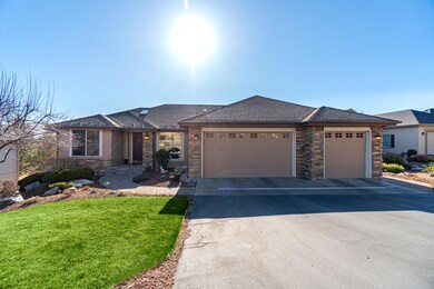 1026 Niagara Falls Dr, Redmond, OR 97756 - photo 2