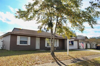 8210 Sailmaker Ln, Jacksonville, FL 32210 - photo 3