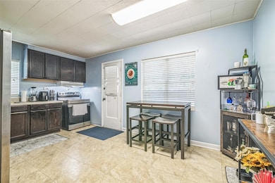 418 NW 27th Terr