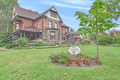 Centennial Inn