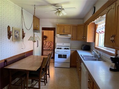 3327 Hampshire Rd, Erie, PA 16506 - photo 5