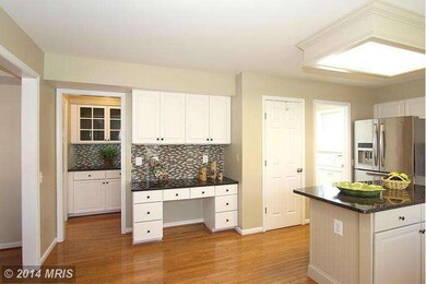 20510 Quarterpath Trace Cir, Sterling, VA 20165 - photo 3