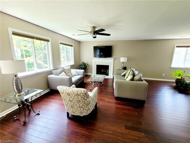 2900 Sussex Dr, High Point, NC 27260 - photo 2