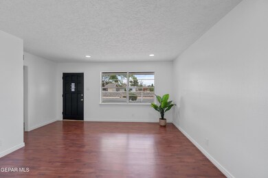 10209 Castletown Dr, El Paso, TX 79925 - photo 5