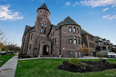 231 Richmond Ave, Buffalo, NY 14222 - photo 2
