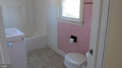 860 N Reading Rd, Ephrata, PA 17522 - photo 4