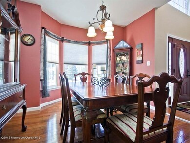 008_DINING ROOM