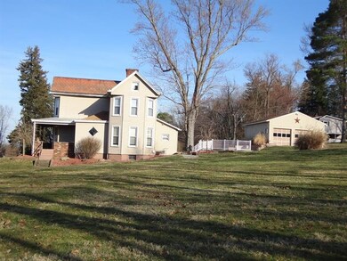 Great piece of land! Lots of room for picnics and 