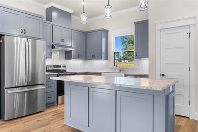 610 E Englewood St, Franklin, TX 77856 - photo 4