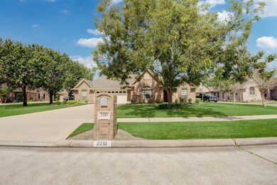 2210 Troon Dr, Alvin, TX 77511 - photo 2