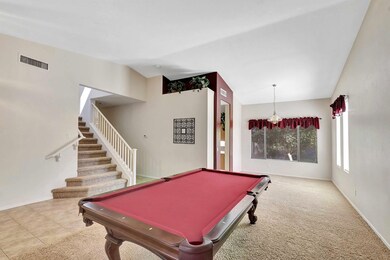 Entry - Living room / Dining room