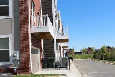 9162 Snowden Ashford Rd, Lorton, VA 22079 - photo 4