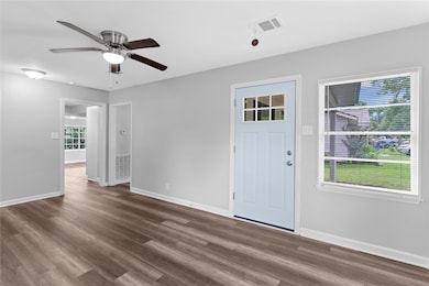 1104 Southampton St, Angleton, TX 77515 - photo 3