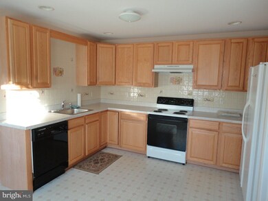 307 Jefferson Ct, Royersford, PA 19468 - photo 7