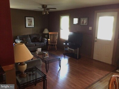 131 W Chestnut St, Clayton, NJ 08312 - photo 4